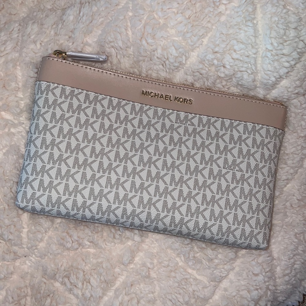 Michael Kors Clutch